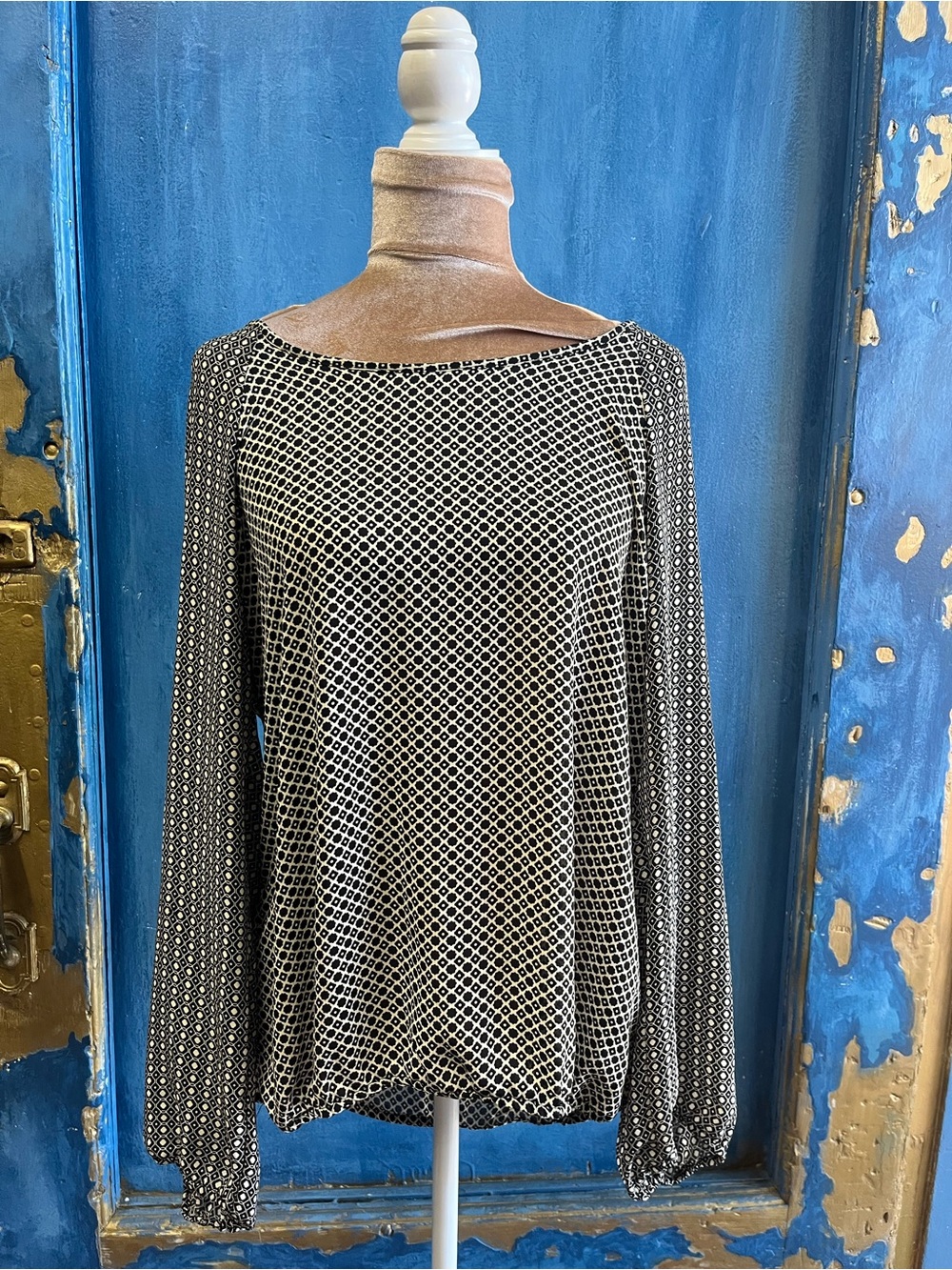 Max Studio Black and White Geometric Long-Sleeve Dress
